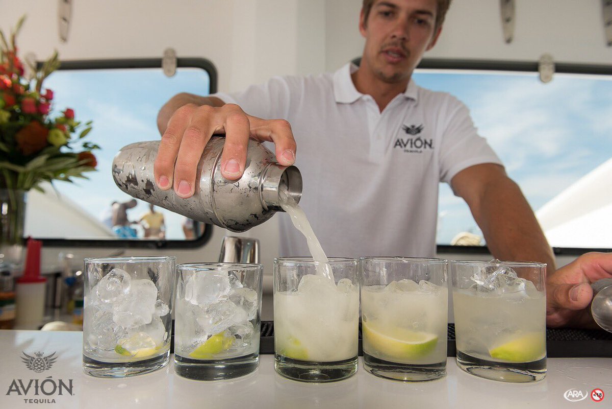 TequilaAvionSA's tweet photo. Avion Reposado, elevating Cape Town one sip at a time #AvionLifeSA #TequilaAvion #Tequila #CapeTown https://t.co/erNN3FgUlR