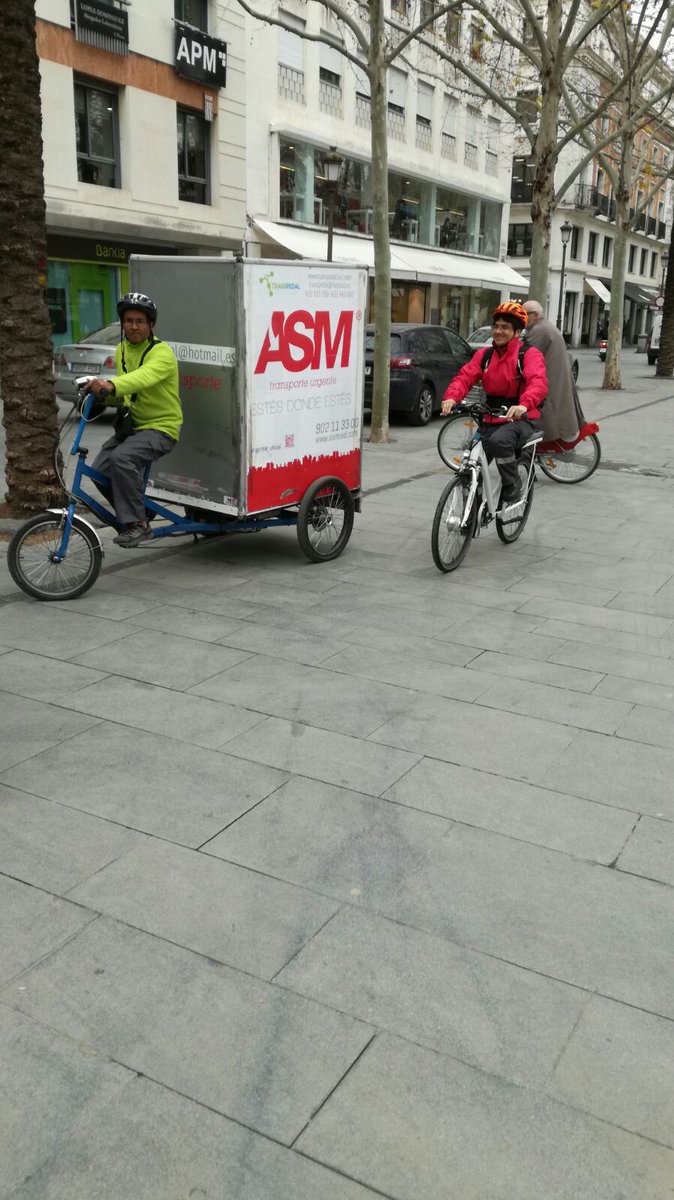 miwasakic's tweet photo. @ASM_oficial hay que estar en forma para seguir a Fernando en #diadelmensajero reparto ecológico #piensaenverde #asmimparable https://t.co/plJBEc7nY6