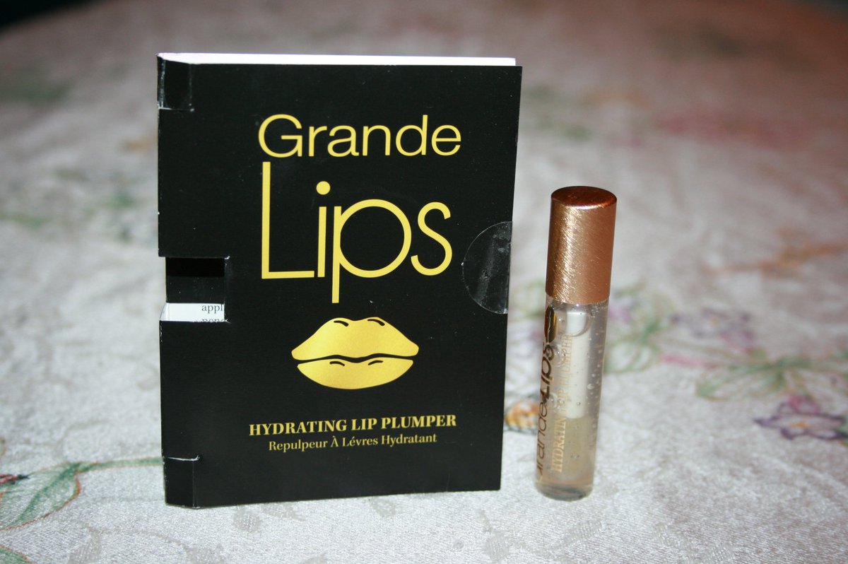 OurBeautyTalk's tweet photo. @grandelashmd Just loved my allure sample of Grande lips!  It is the best working lip plumper I have tried to date! #lipgloss #lipplumper https://t.co/3laPRmDwl1