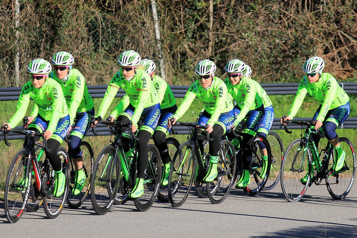 26.02.2017 Vaiano - Vernissage <a href="/TeamVaiano/">Aromitalia Vaiano</a> con <a href="/alessia_martini/">Alessia Martini</a>; <a href="/elefr96/">Elena Franchi</a>; <a href="/NicoleNesti1/">Nicole Nesti</a> (© foto: F.Ossola)