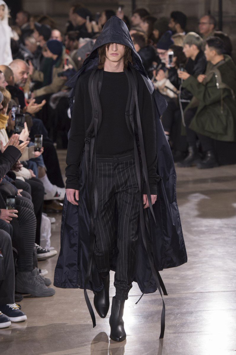 HommeEssential's tweet image. #JuunJ remixed and updated archive best pieces past collections for #FW17 #Collection - goo.gl/WdEIwW