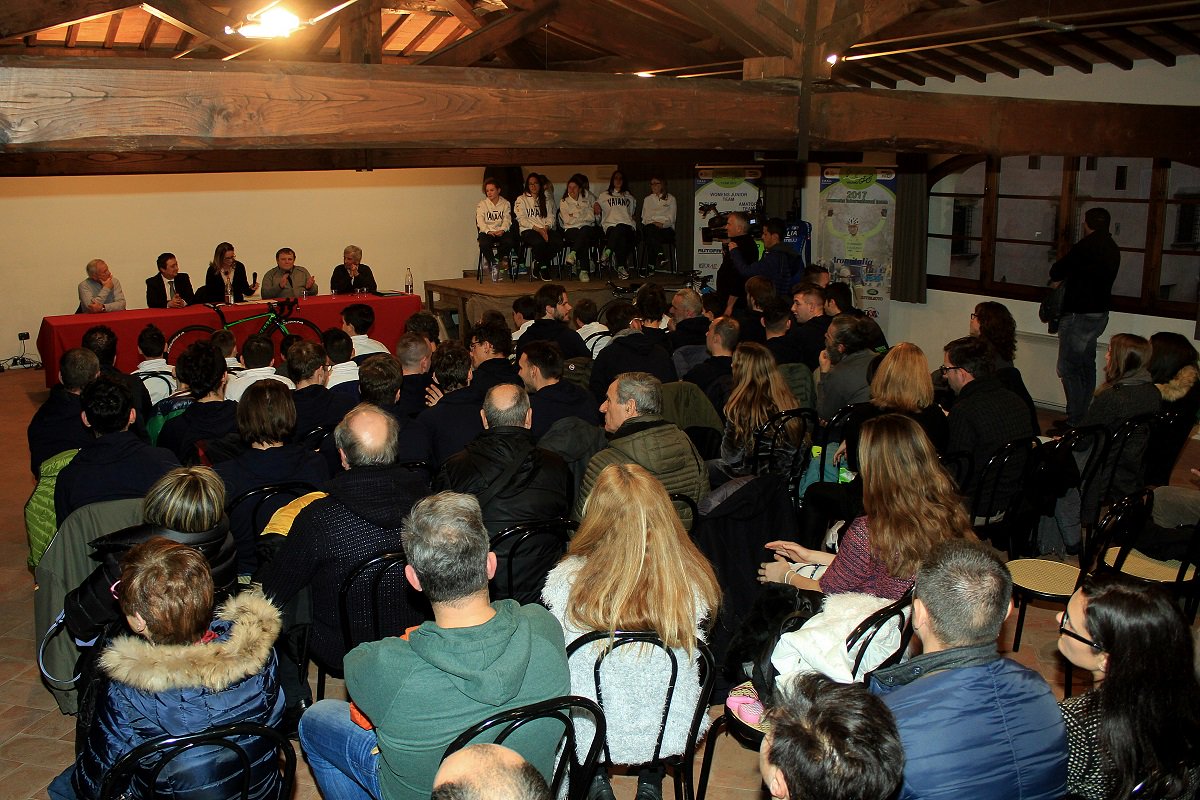 26.02.2017 Vaiano - Vernissage <a href="/TeamVaiano/">Aromitalia Vaiano</a> con <a href="/alessia_martini/">Alessia Martini</a>; <a href="/elefr96/">Elena Franchi</a>; <a href="/NicoleNesti1/">Nicole Nesti</a> (© foto: F.Ossola)