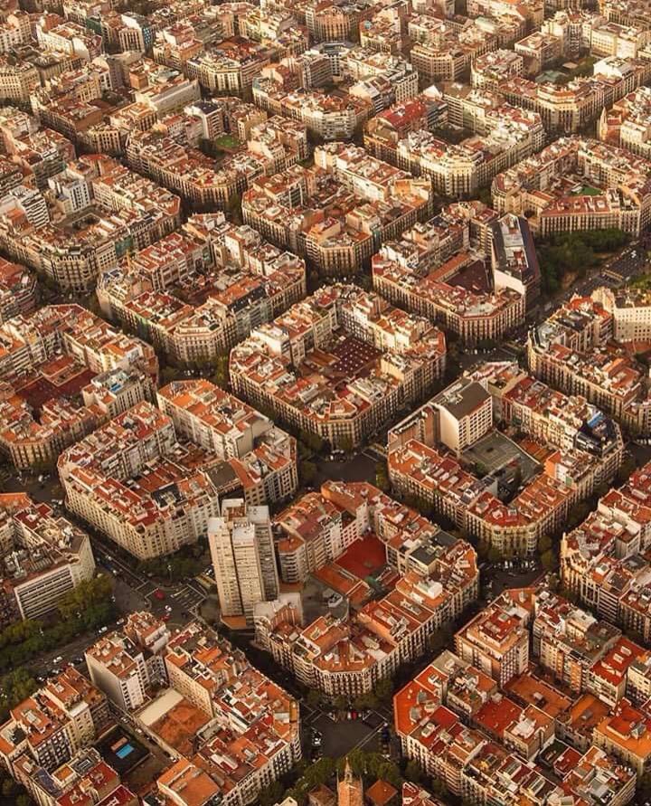 Gördüğünüz baklava dilimi değil barcelona 😂