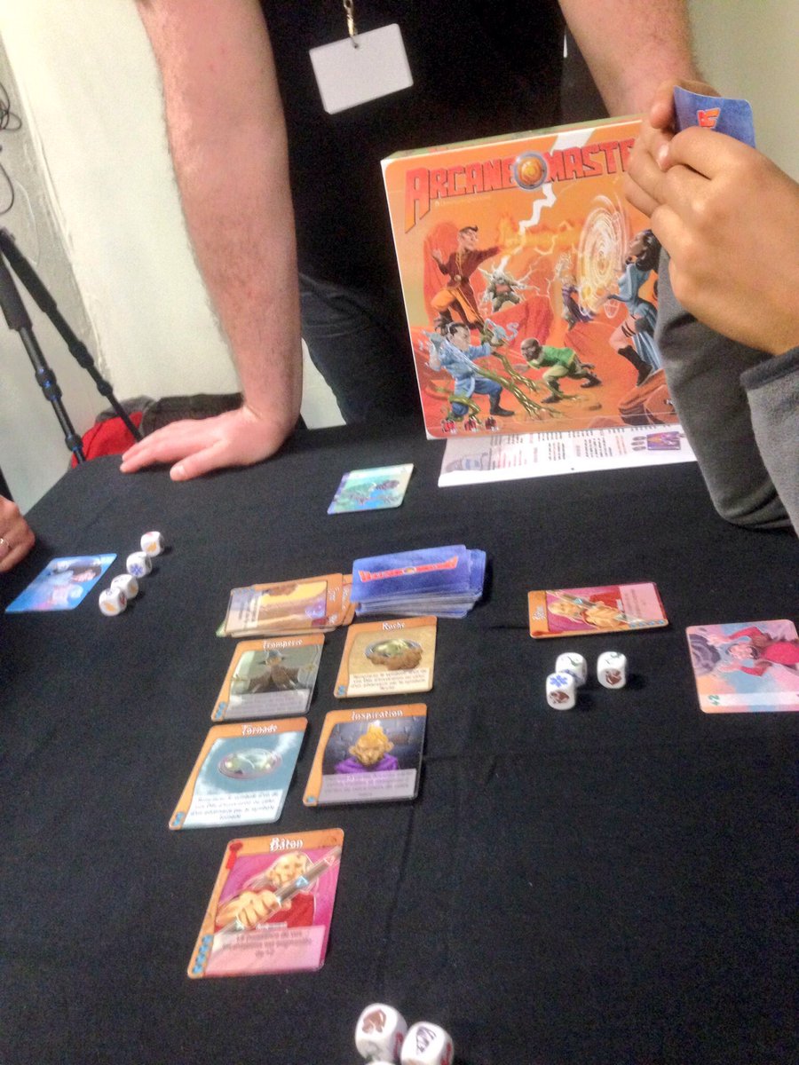 camilleri72's tweet photo. Séduit par un jeu en prototype pdt le #FIJ2017. Une bonne mécanique de jeux de dés pour un combat de magicien impitoyable. #ArcaneMaster https://t.co/pJnYJLa5oc