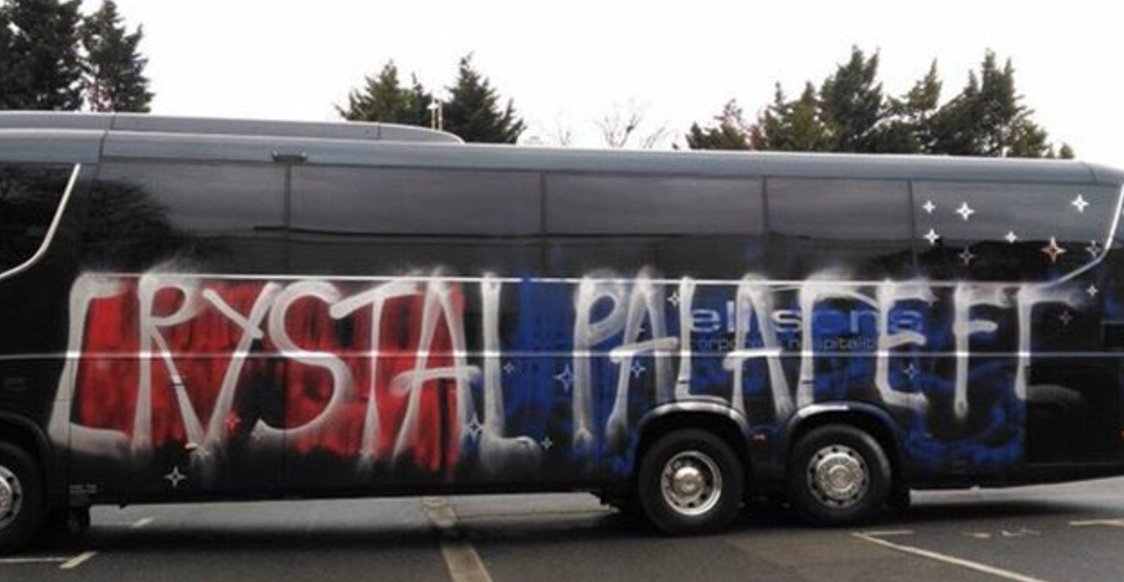 FootballFunnys's tweet photo. Crystal Palace fans caused £40,000 worth of damage to their club coach thinking it was the Middlesbrough coach. 😅😂 https://t.co/9RhV6MukmY