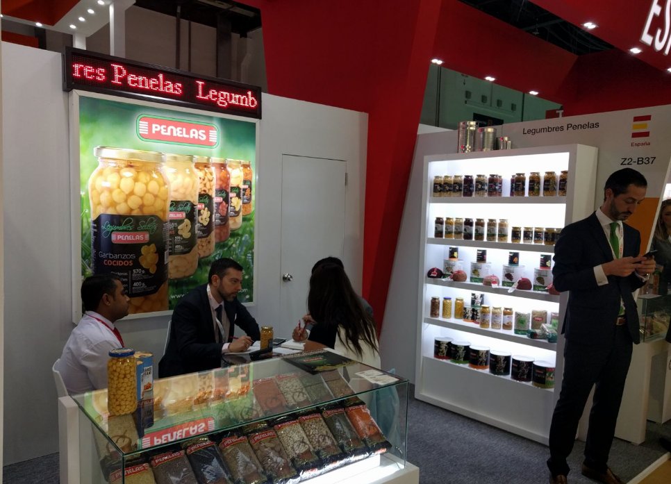 EsRadioLeon's tweet photo. Legumbres Penelas #leonesp es una de las 6 empresas de CyL que participa en Dubai en la feria Gulfood para abrir mercados en Golfo Pérsico https://t.co/mcJichMI1B