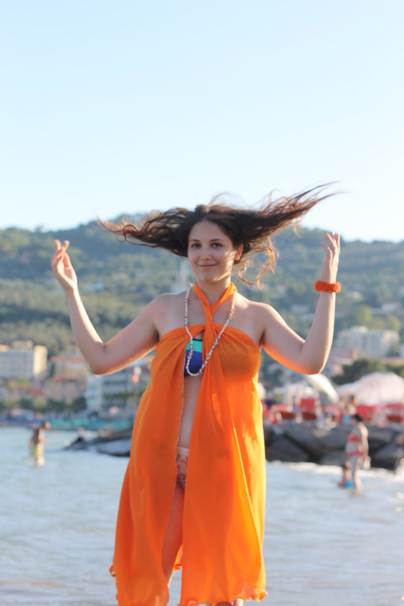 sear_greyson's tweet image. #desideroche ognuno sappia di poter fare la differenza, anche con dei piccoli gesti. Sono le gocce a costituire l'oceano.