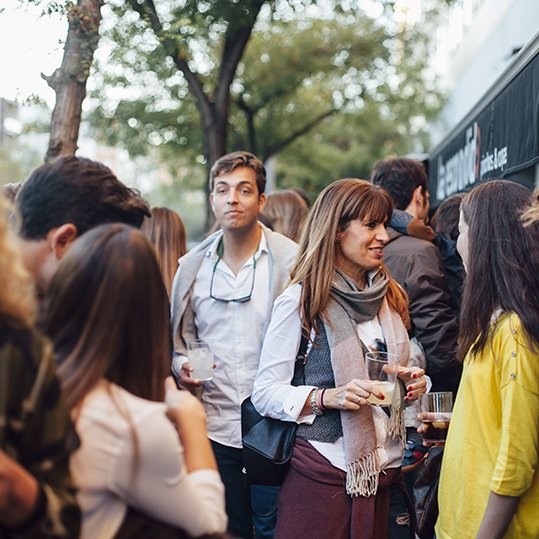 Dime si esta no es la mejor manera de celebrar el #DíaDeAndalucía en #TuBarrio y con #TuGente. #28F #LaEscondida #Tapas