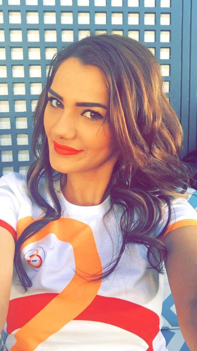 Çocukluk askımsın sen ilk göZ agrımsın kimseyi kimseyi sevmedim senin gibi terk ettim uğruna bıraktım herseyi HAYATIN  anlamı GALATASARAY