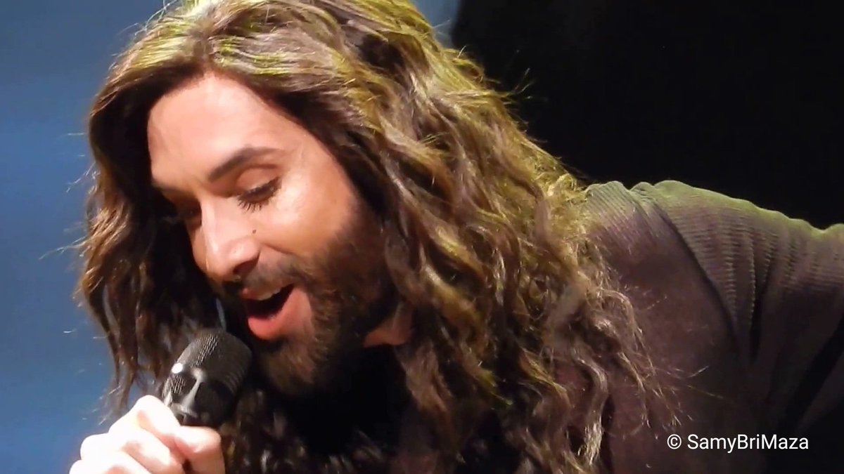 samy_bri's tweet photo. You are so amazing @ConchitaWurst 🎤👍⚡❤❤❤ #hannover #Opernball2017 #
https://t.co/eIo85BurNt https://t.co/1axzylSvyC