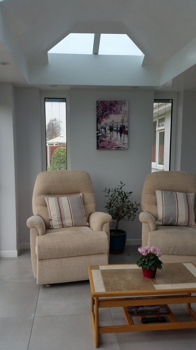 Livin Roof  <a href="/Ultraframe1/">Ultraframe</a> <a href="/KATUK_1998/">KAT UK</a> Aluminum windows &amp; bi-folds with built in blinds <a href="/MorleyGlassGlaz/">Morley Glass</a> @thermonet_ufh underfloor heating.😀