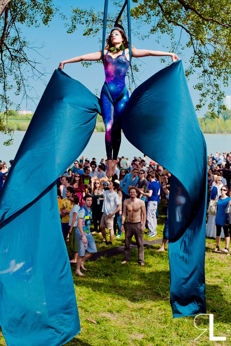 Voller Elan starten wir in eine neue Woche! Breiten unsere Flügel aus, heben ab und fliegen unseren Träumen entgegen 彡 #Aufwind2017