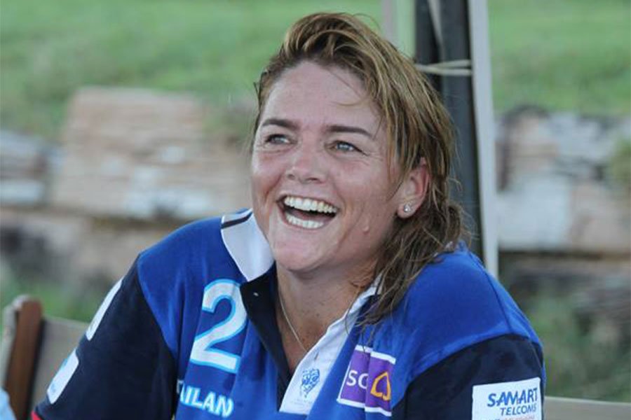Pololine's tweet photo. A sad news shocked the polo family: Sunny Hale, considered the world's top female player has passed away (ph @alicegipps ) https://t.co/AAGrpqg0Y7