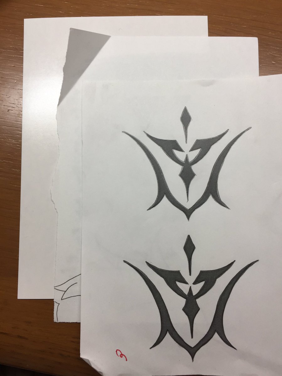2度と天井しない A Twitter 令呪のもとをタトゥーシールの紙に転写するために いらない紙に濃い鉛筆で真っ黒に塗りつぶします いらない紙は令呪のもとと同じ大きさにするといいよ 上から 令呪のもと 塗りつぶした紙 タトゥーシールの紙 の順で重ねます 2度と天井しない A Twitter 令呪のもとをタトゥーシールの紙に転写するために いらない紙に濃い鉛筆で真っ黒に塗りつぶします いらない紙は令呪のもとと同じ大きさにするといいよ 上から 令呪のもと 塗りつぶした紙 タトゥーシールの紙 の順で重ねます