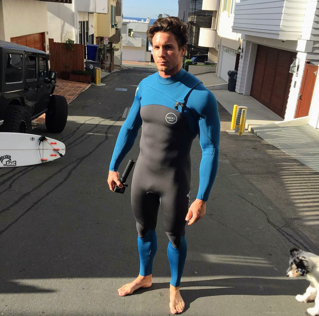 PatriciaCheeve2's tweet photo. #ManCrushMonday 🏄📚🎬📸
@RyanHaake #surfer #adventurer
#model #actor #imagesby2 #gopro
#excelwetsuits #bodyglove53
#worldtraverler #ryanhaake🌎 https://t.co/M1ifXRgAjO