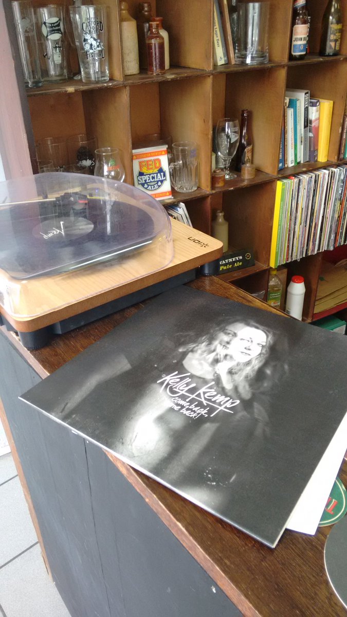 Opening up today to @Kellyiam who was  brilliant at WIB <a href="/FestSouth/">South East Fest</a> yesterday. Do yourself a favour &amp; pick up a copy from <a href="/ESmusicLDN/">Everything Sucks Music</a>