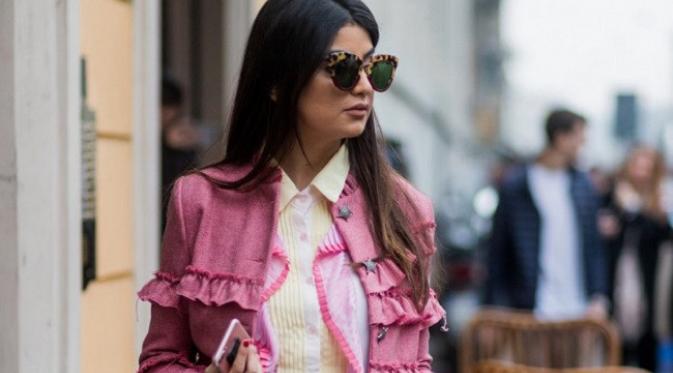 Gaya Street Style yang Unik di Milan Fashion Week 2017 dlvr.it/NV603y