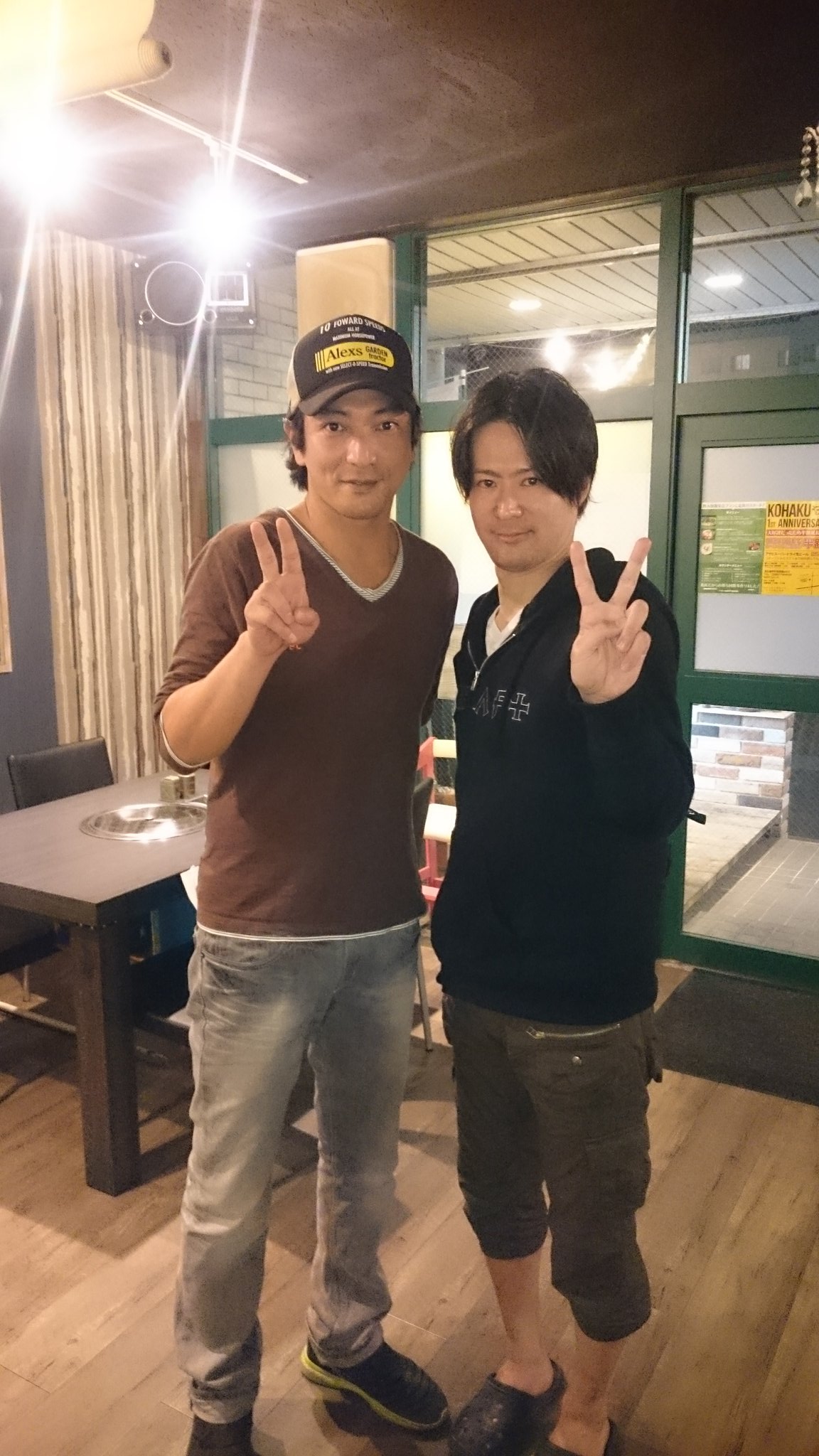 𝙸𝚂𝙰𝚆𝙾 𝙹𝙴𝙽𝙽𝚈 光genji赤坂晃さんと 本人許可 俺ら小学生時代は光genjiの真似して皆ローラースケート履いてたし ほんとスーパースターですよ 現在 は宮古島で5という焼き肉屋を出店されてますが 非常に美味しかったです 皆さんも宮古島に訪れ