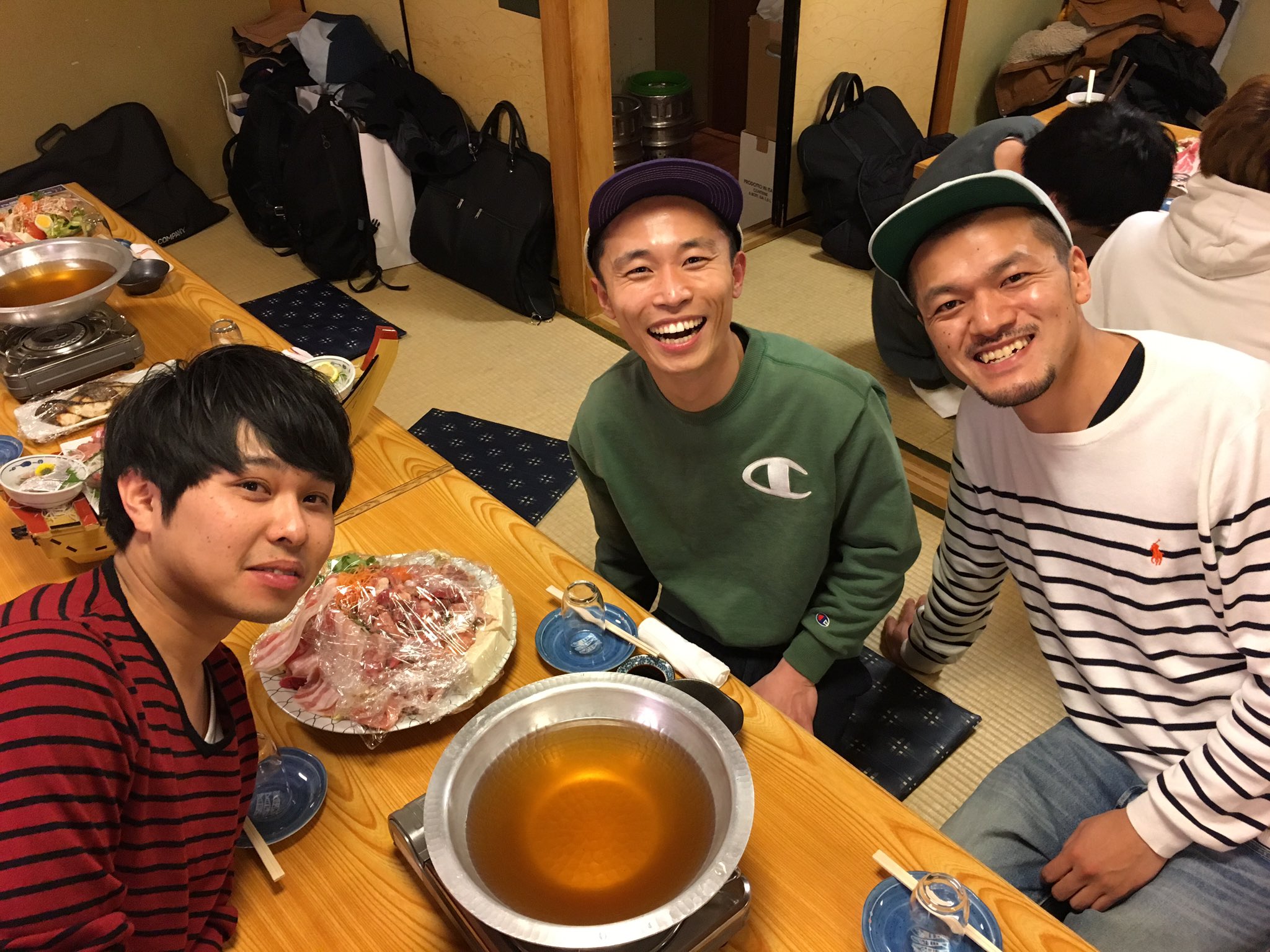 株 ザ 森東社員 ヤマネヒロマサ En Twitter なんばグランド花月楽しかったー ほぼ吉本さんの中でさらば青春の光頑張りました これから打ち上げ 仲良しカミナリとガシグチくん さて しこたま飲みましょか 今日の副社長 タクミくん マナブくん カミナリ
