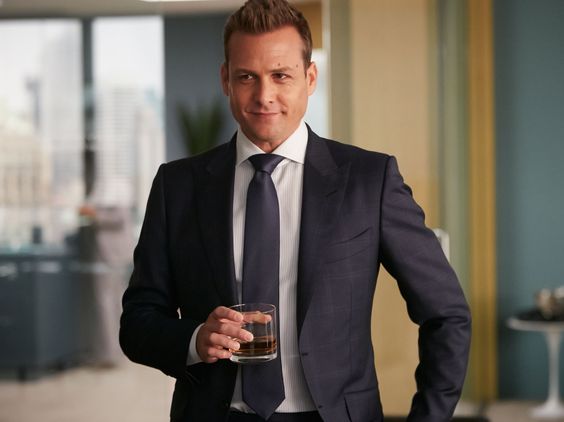 GarrisonBespoke's tweet photo. Here's to the start of the work week. Harvey enjoys a scotch in a subtle grey on grey windowpane. Ready to tackle the workweek in this suit? https://t.co/Z88ryfpCGo
