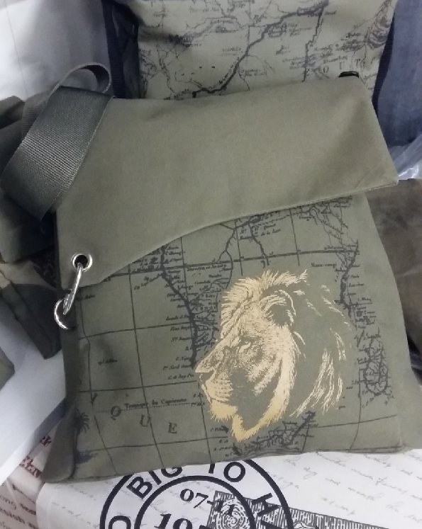TsongaTextiles's tweet image. Lion with Africa map background printed on our latest bag from the luggage and bag range. Visit our website for more tsongatextiles.co.za