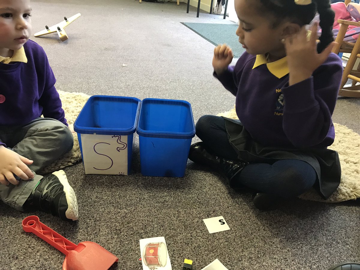 netherweans's tweet photo. We were successful learners today as we sorted sounds into the correct boxes #sortingsounds #literacy https://t.co/ks8F1jxrs5