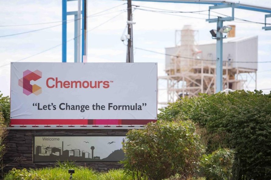 .<a href="/DispatchAlerts/">Columbus Dispatch</a>: Replacement chemical for C8 being studied amid similar health concerns dispatch.com/news/20170225/…