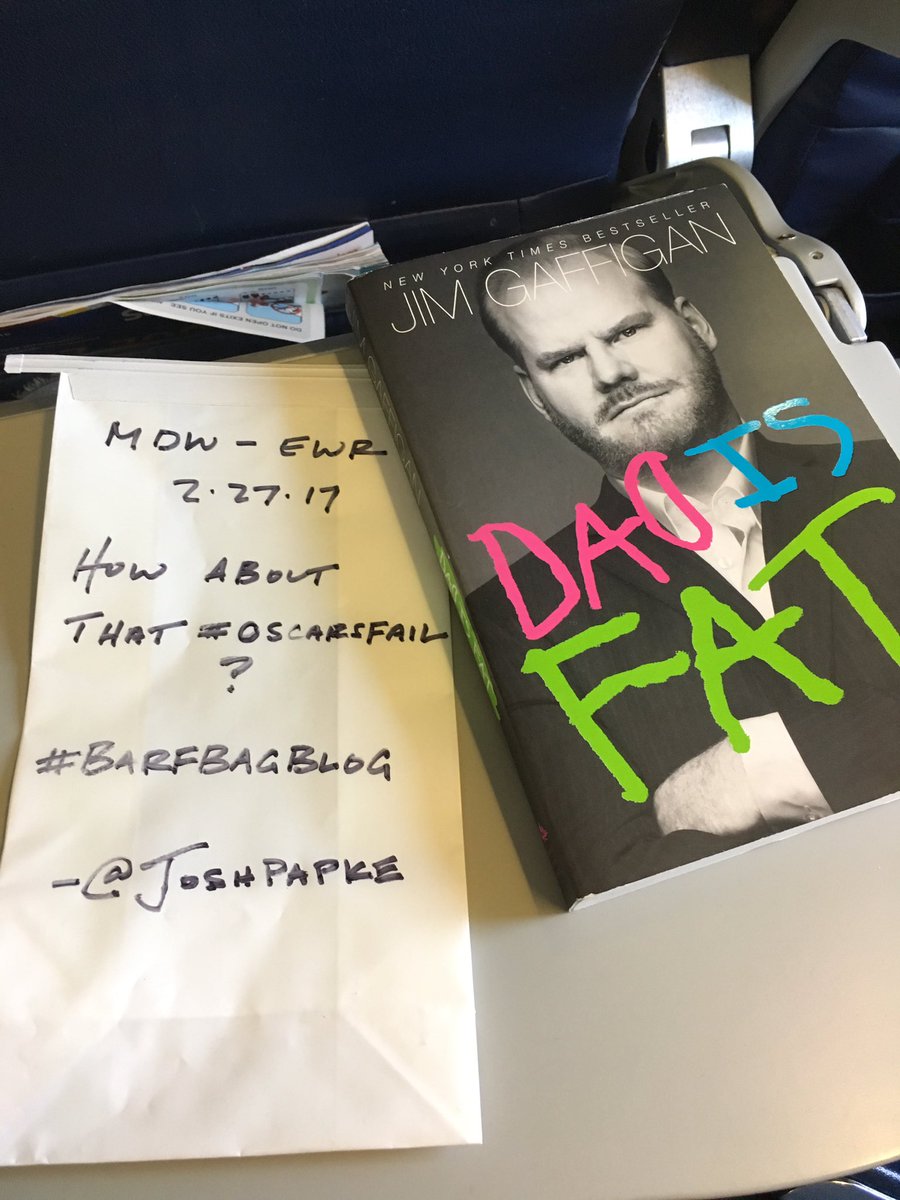 joshpapke's tweet image. @SouthwestAir #1827:
MDW - EWR | 2.27.17

Thanks for keepin&apos; me company, @JimGaffigan.

Big 🍎
#BarfBagBlog
#NobleApeTour
@jeanniegaffigan