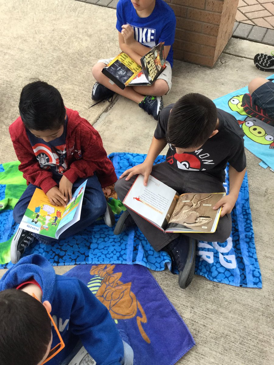 nisdcampbell's tweet photo. Students from Mrs. Campbell's class reading during "Read Across America"! https://t.co/0ApteEWqIH