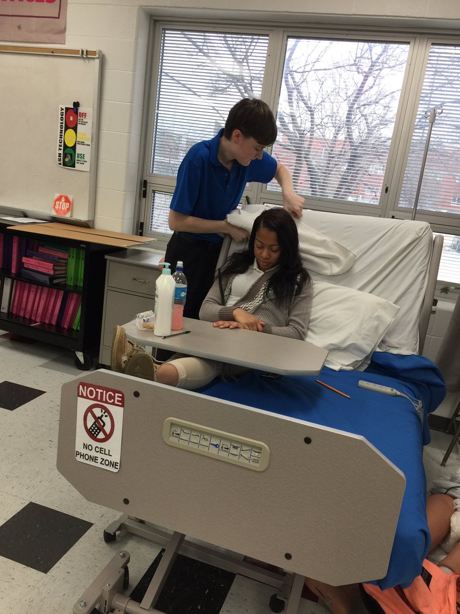 RNRozell's tweet photo. Skills day in class! Hair care 👧🏽#SpartanTech @LimaCitySchools #futurestna https://t.co/Sr611NcvTf
