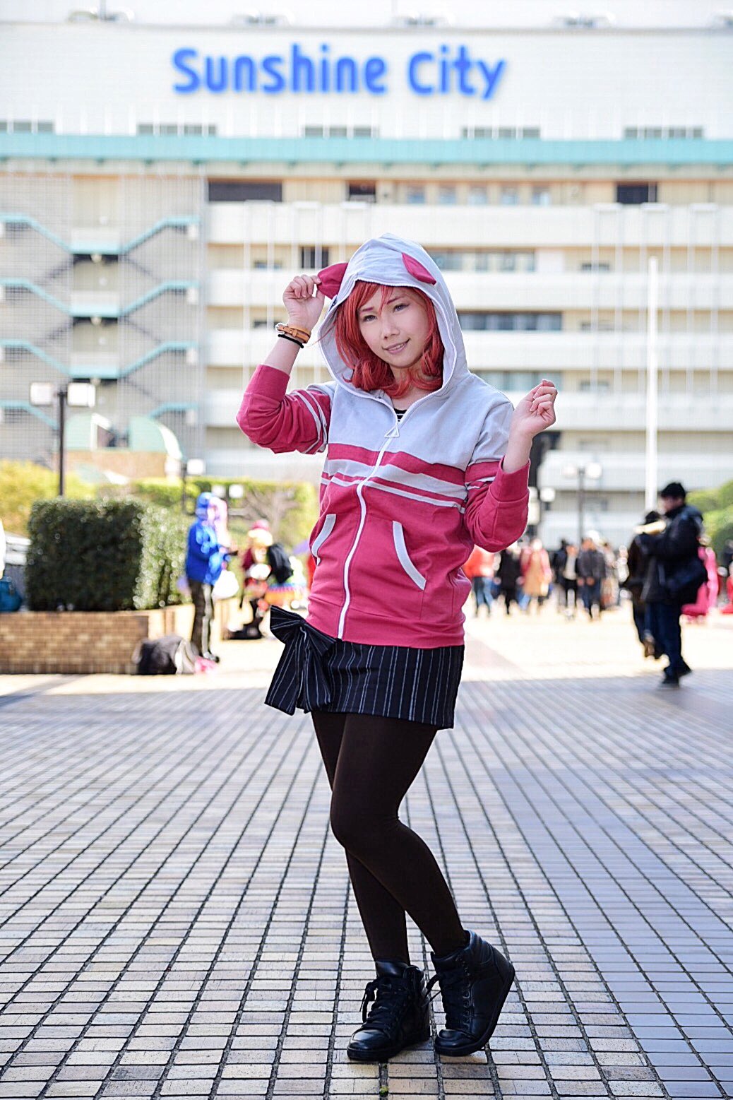 Dragon Natuさん 72ki15 西木野真姫 ラブライブ 動物編part2 覚醒前のアニマルパーカー スカート姿 サンシャイン特有の強風が吹いていて 動物の耳付きフードを被ったキュートな雰囲気を写真に残せました