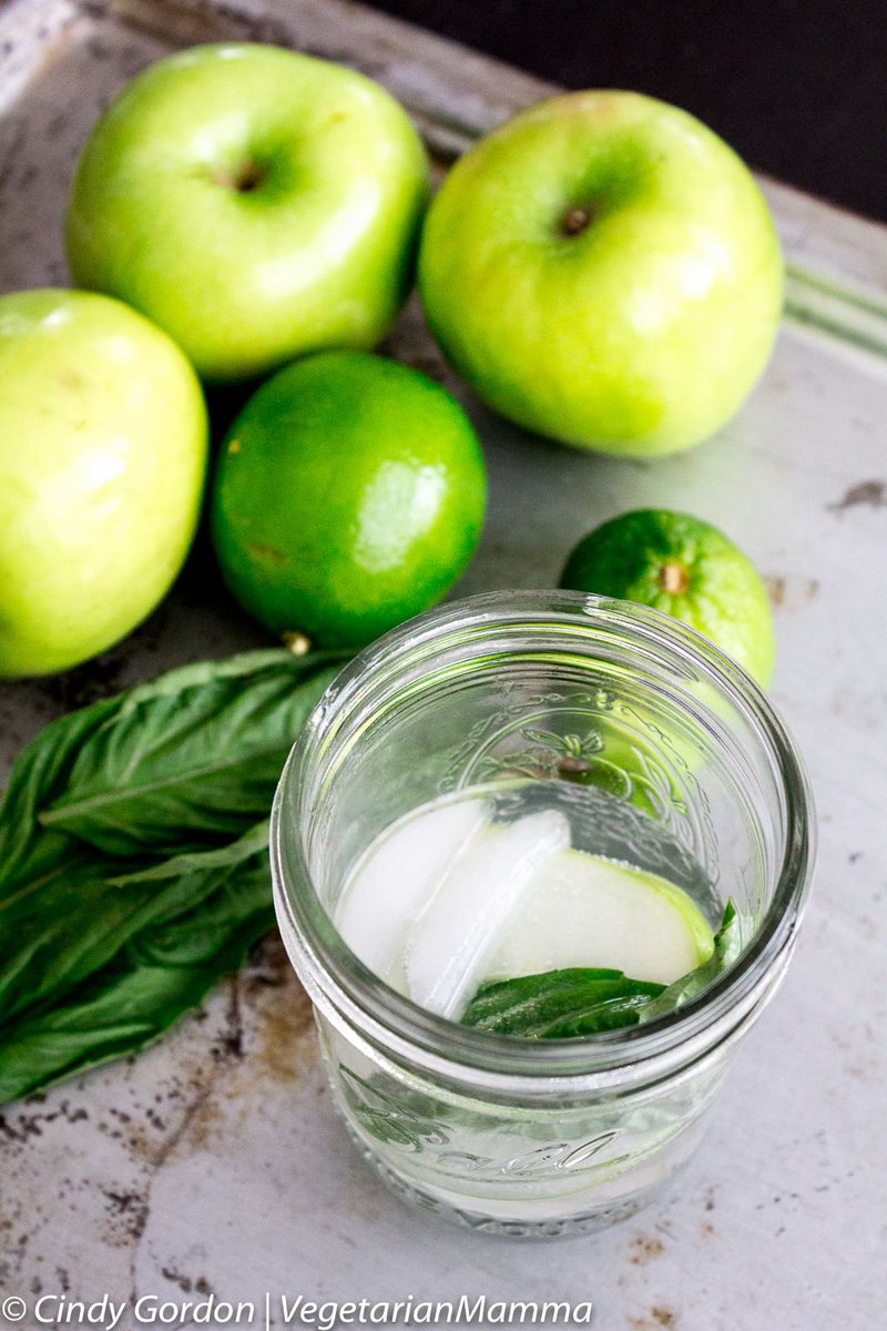 GoDairyFree's tweet photo. RT @VegetarianMamma "Sweet Apple Mocktail - #JustAdd7UP #Mocktail #Greenapple #StPattysDay  https://t.co/oegeEK0Vxl" https://t.co/8MhY91A8dK