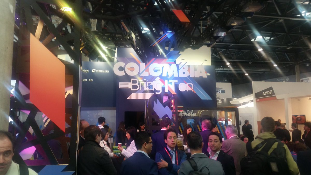 Vamos todos!  #ColombiaBringITon a puertas de la inaguracion oficial en el #mwc17