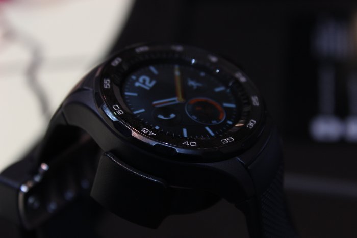 AndroidCentrall's tweet photo. Ya hemos probado el nuevo #HuaweiWatch2 - https://t.co/qAjApBV1LI ... https://t.co/zB6bUDoaWc