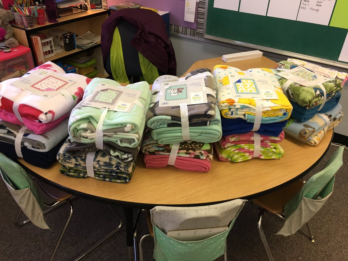 MsBauersClass's tweet photo. Getting ready to work on our service learning project! Making no sew blankets for the Heart Gallery Foundation! @ABQschools #zunieagles https://t.co/f5k8X9SoPY