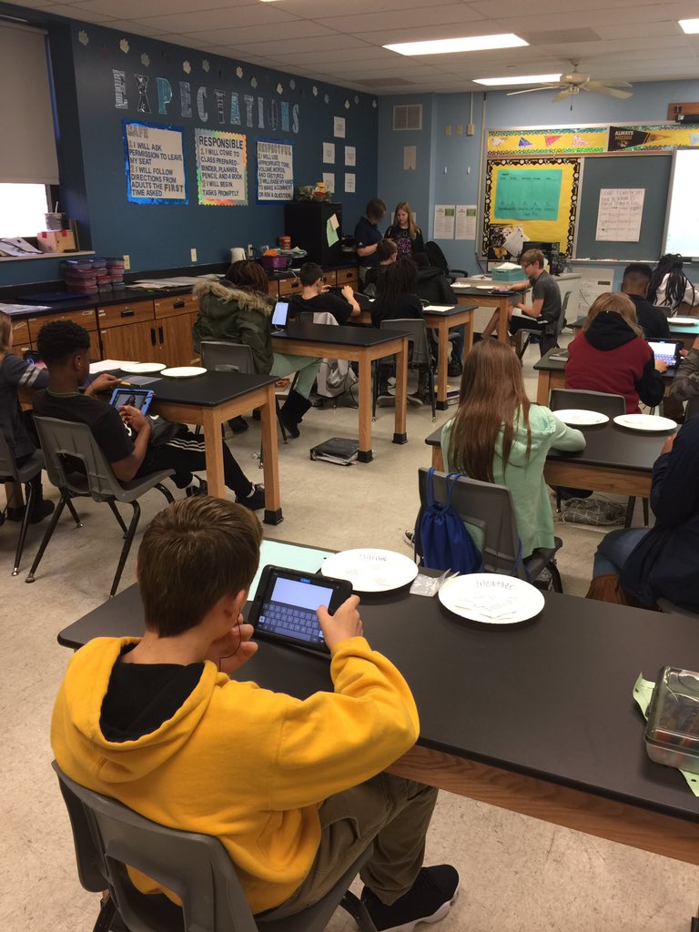 scoleman1814's tweet image. Students learning a new app...Edpuzzle is great. #lmstech