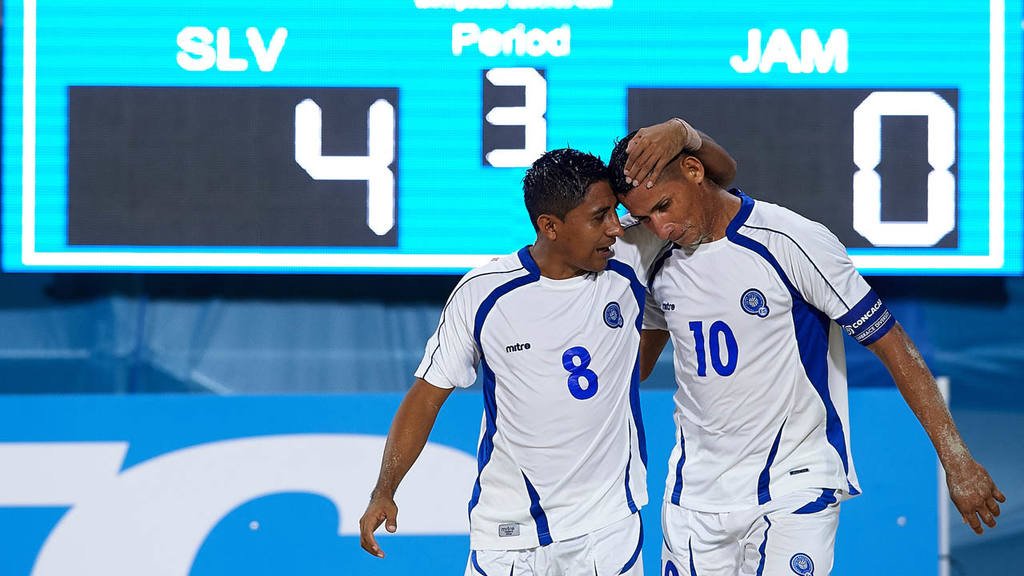 RadioLaCaliente's tweet photo. #DeportesCaliente
El Salvador venció a Guadalupe y quedó tercero en el Premundial de CONCACAF.https://t.co/wIuuFDobLJ https://t.co/VHtZGXF68o