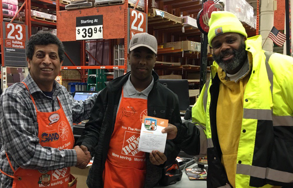 Boktors's tweet photo. Great work to Abdi D90 for taking great care of our PRO customers!! @BoulayAustin @AbbyBurckhardt #TrendingOrange https://t.co/RbouL7p6T1