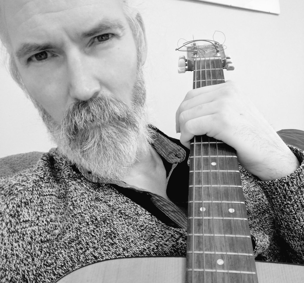 joncampling's tweet photo. Ohhh my Still feeling V ill : (
Passing the time & staying chipper by learning #StandByeMe on my guitar
I imagine I'm #Regis singing 2 Noct https://t.co/UmOftgEB4x