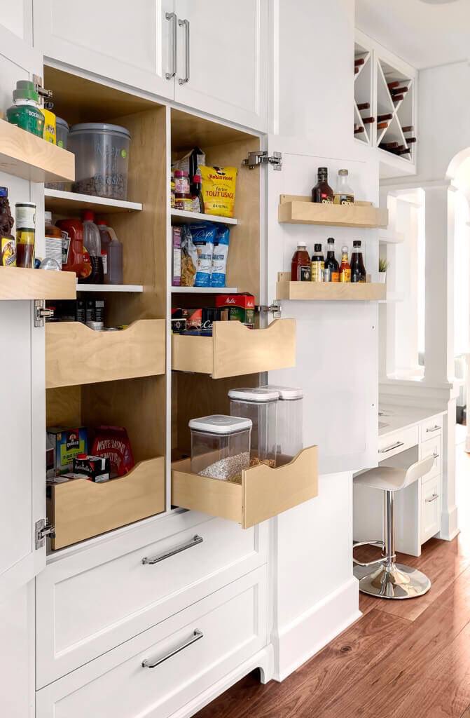 #kitchendesign #kitchenpantry #kitchendesign #interiordesign #yyj #storagesolutions #kitchencabinets