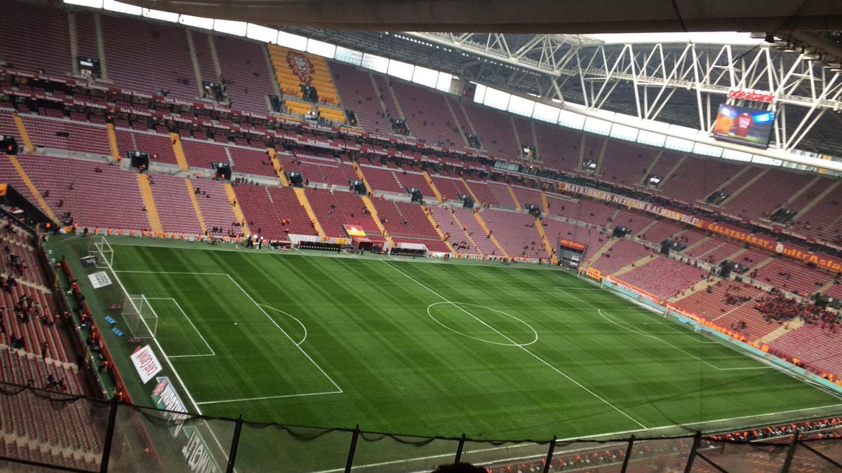 pastacibayram's tweet photo. #BEŞİKTAŞ #BÜYÜKBAŞKANFİKRETORMAN Devletimizin Galatasaray Camiasına hediye ettikleri Arena'dayız.Skor alalım:) #tokiarena #babanizbeşiktaş https://t.co/gKfQhUBBbN