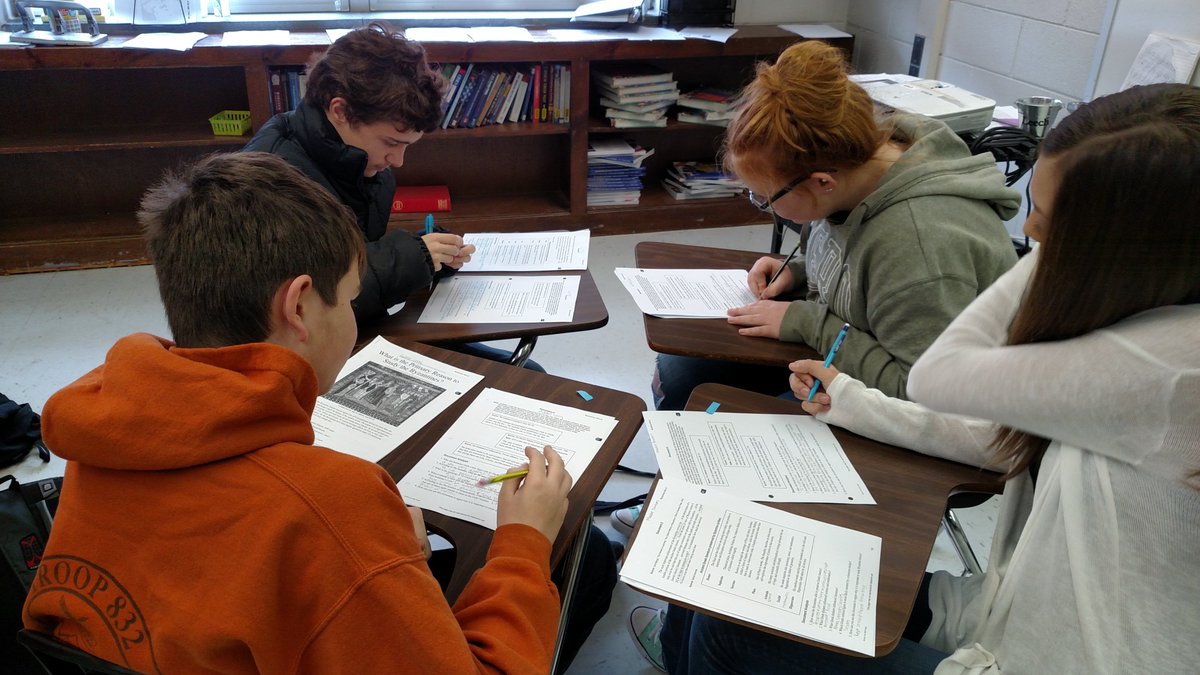 PCPS2S's tweet photo. Mr. Leech's World History I students working together to tackle a document based question (evidence-based, argument writing). https://t.co/ypqpz8XhNa