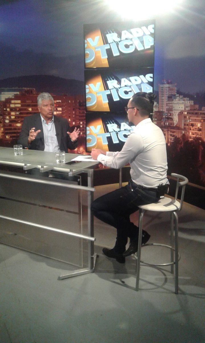 JorgeCastroValp's tweet photo. En vivo en entrevista de Ucv Radio hablando de temas de contigencia, política y futuro. https://t.co/5GdLaQXvqE