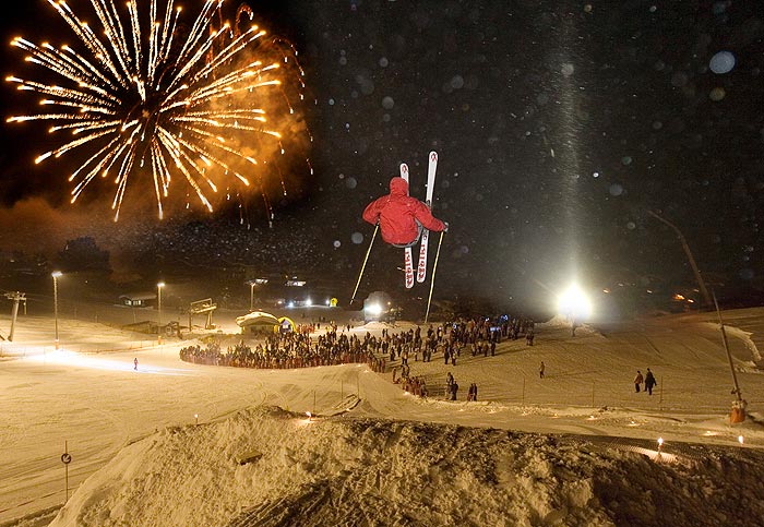 Heute um 21:00 Uhr große Skishow an der Talstation Haunold!! Seid dabei! 🎿🔝🔥
#Innichen #SanCandido #Baranci innichen.it