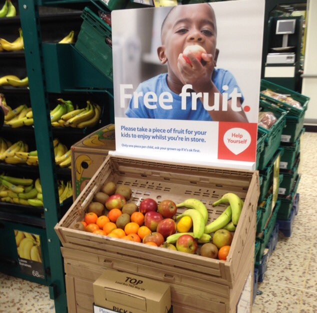 HanneRysgaard's tweet photo. Hey @sainsburys any chance you would give children a piece of free fruit when they shop with a parent? Tesco does it! https://t.co/mio7r2VkPD