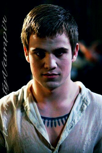 MythicalStories's tweet photo. ⟅ ☀️ ⟆ — ❝ Godric ❞
            ❊#BlueSea❊ 
     〖@AEmptyVampir 〗 https://t.co/LyL3UyRSqm