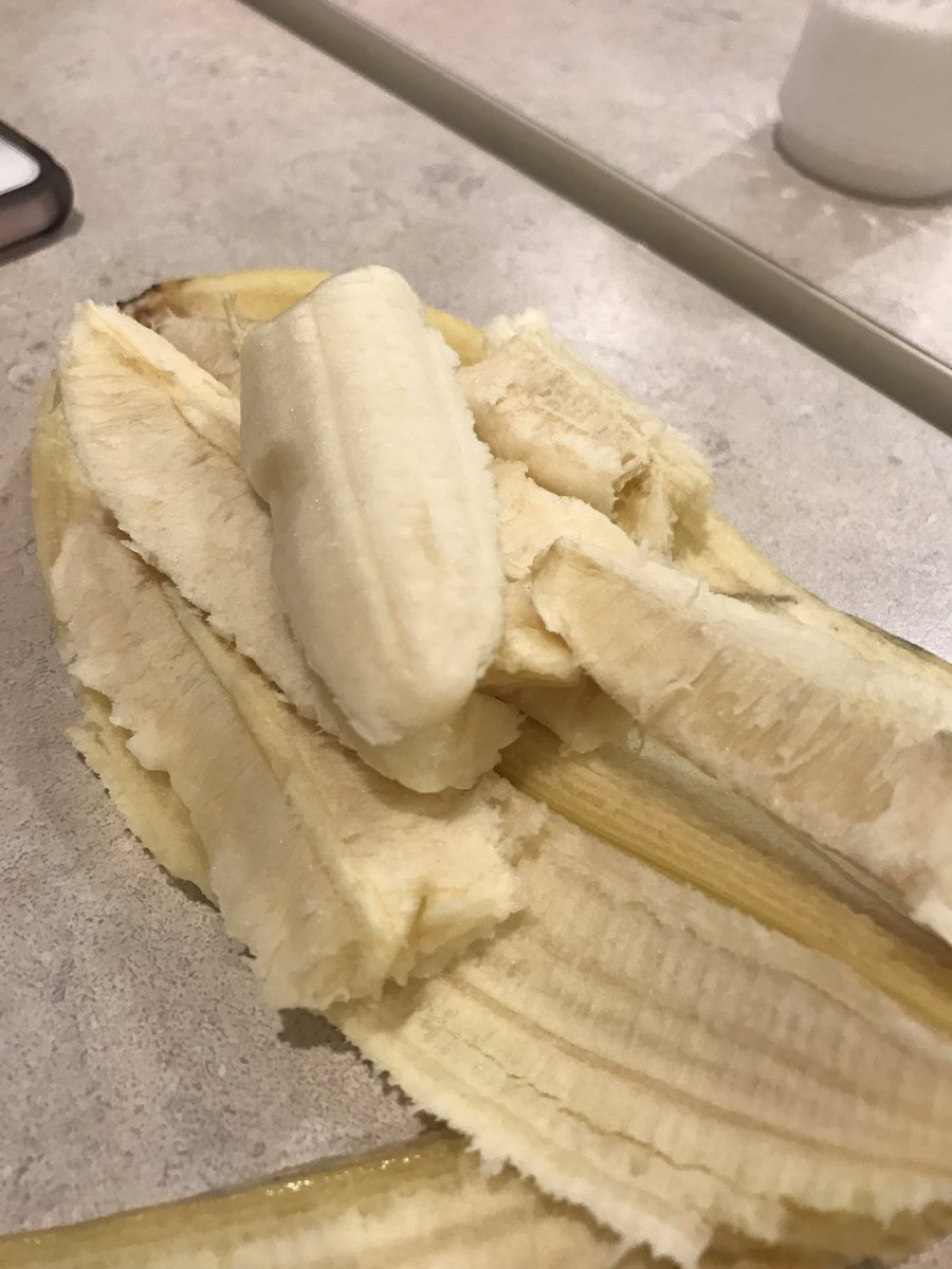 nightinwolves's tweet photo. SPRING BREAK STARTS THIS FRIDAY. #bananasays https://t.co/hCVnxWoBKr
