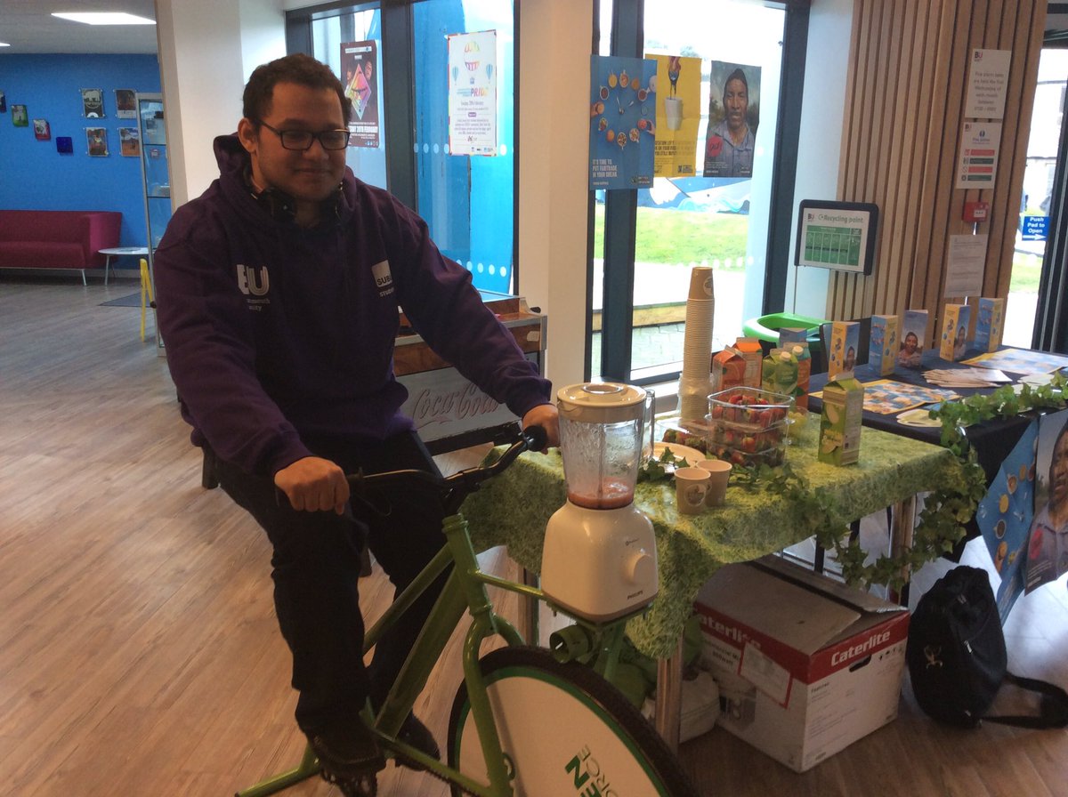 profshiel's tweet image. #FairTradeFortnight starts today. Fairtrade smoothies and green energy all in one go. Well done #SUBU @bournemouthuni @SUBUGreen