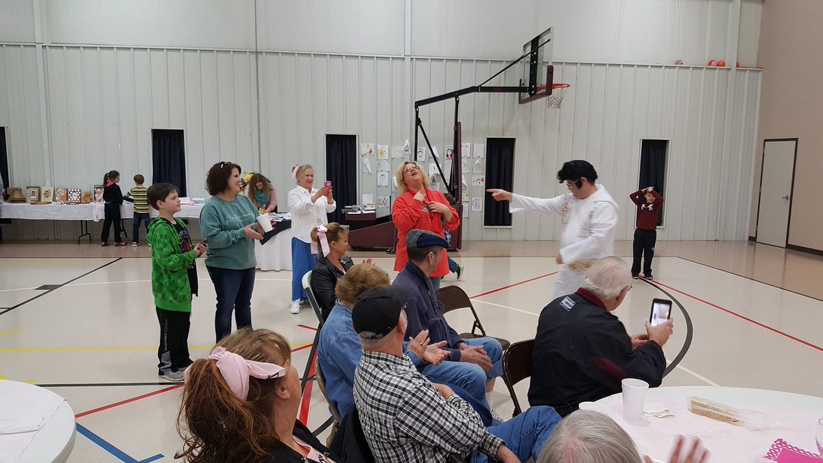 Athens_Tourism's tweet photo. Round Island Baptist Church Chicken Stew Fundraiser was hopping last Sat & Elvis had them swooning as he was crooning @al200 #Limestone200 https://t.co/l4XbEta9ja