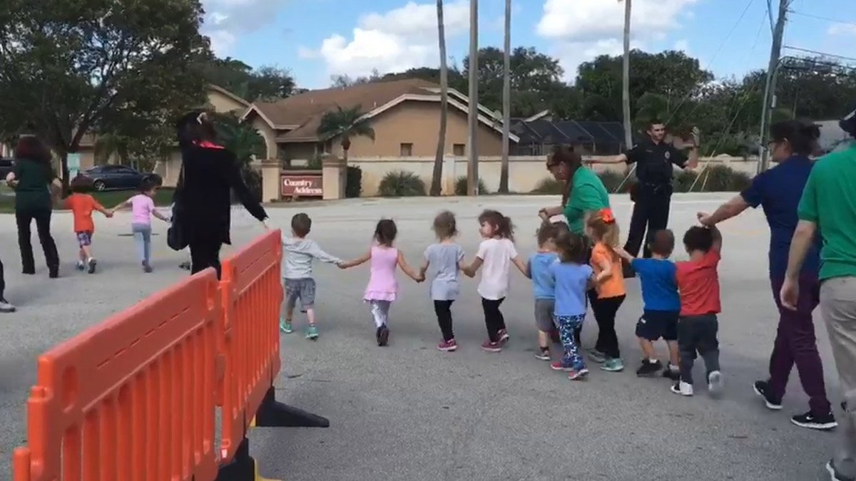 #UPDATE Bomb threat at Davie JCC ruled NOT credible bit.ly/2mvSM7w https://t.co/4y8xiAmi6h